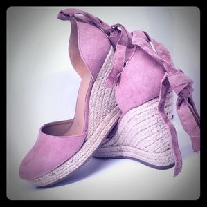 Mauve Pink Suede Wedges Size 8 Tie around ankle